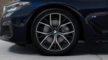 BMW 520d Touring Czarny Carbon 2023